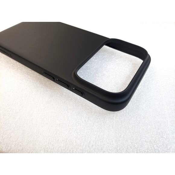 TORRAS Magnetic Shockproof for iPhone 17 Pro Case Drop Protection Black - Picture 4 of 11